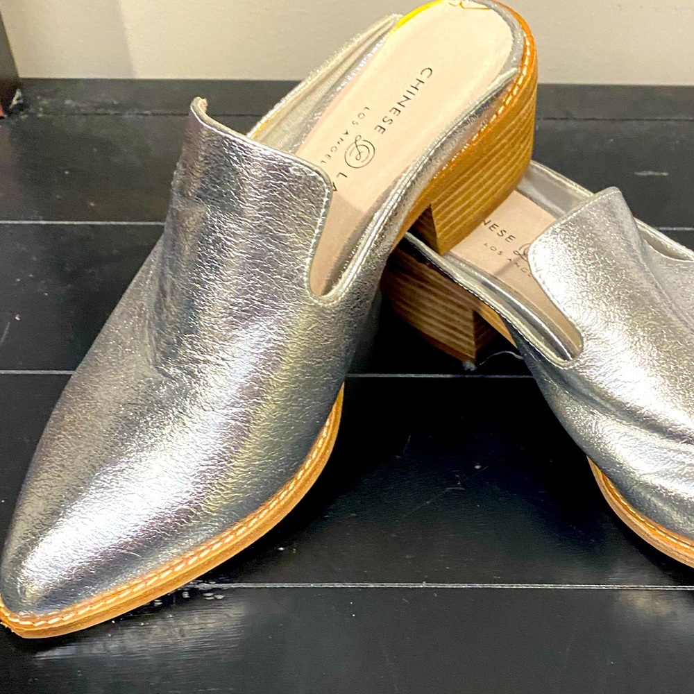 Never Worn Chinese Laundry Silver Marnie Mule
